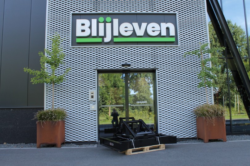 Egalisatieframe-Van-den-bulk-groen-grond-infra-2